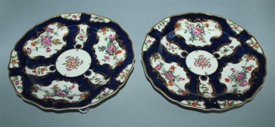 Pair Worcester blue scale plates